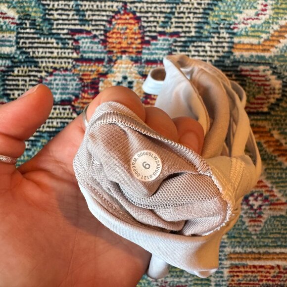 Lululemon White Energy Bra Long Line Size 6 - Picture 2 of 4